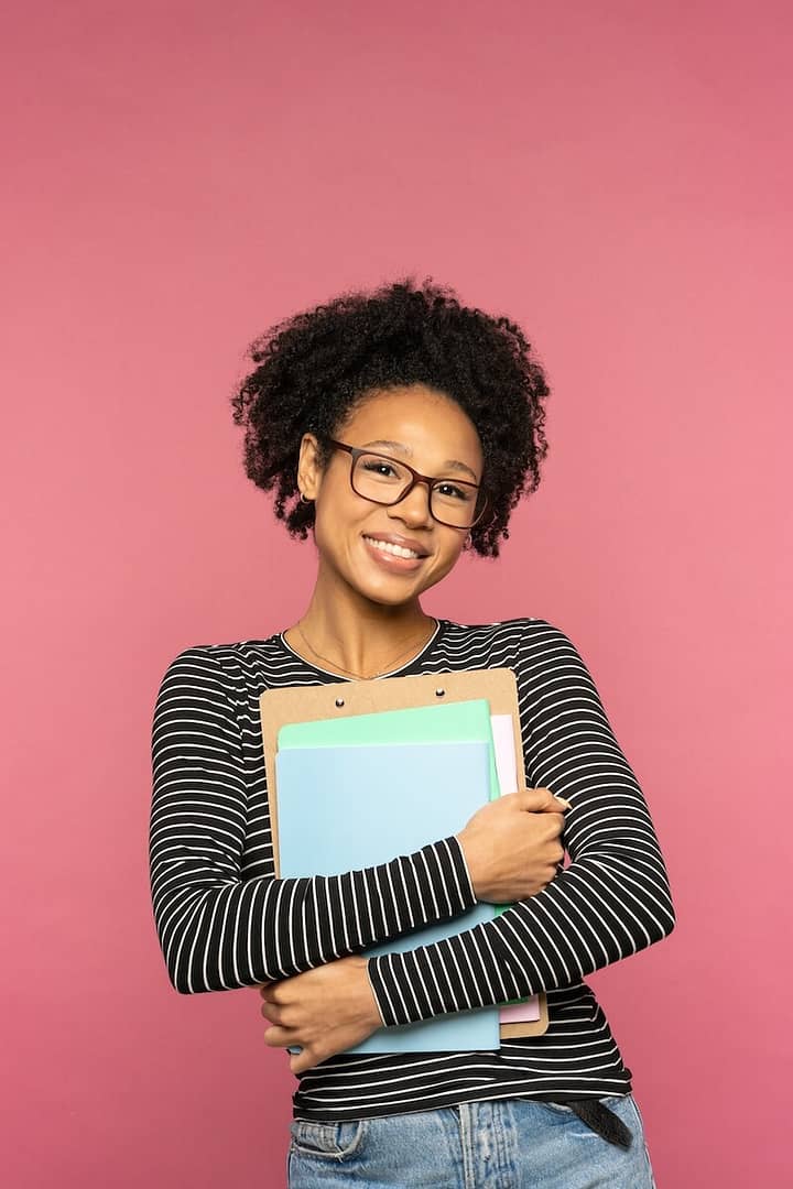 Een Surinaamse moeder werkt aan haar ontwikkeling bij Yess!